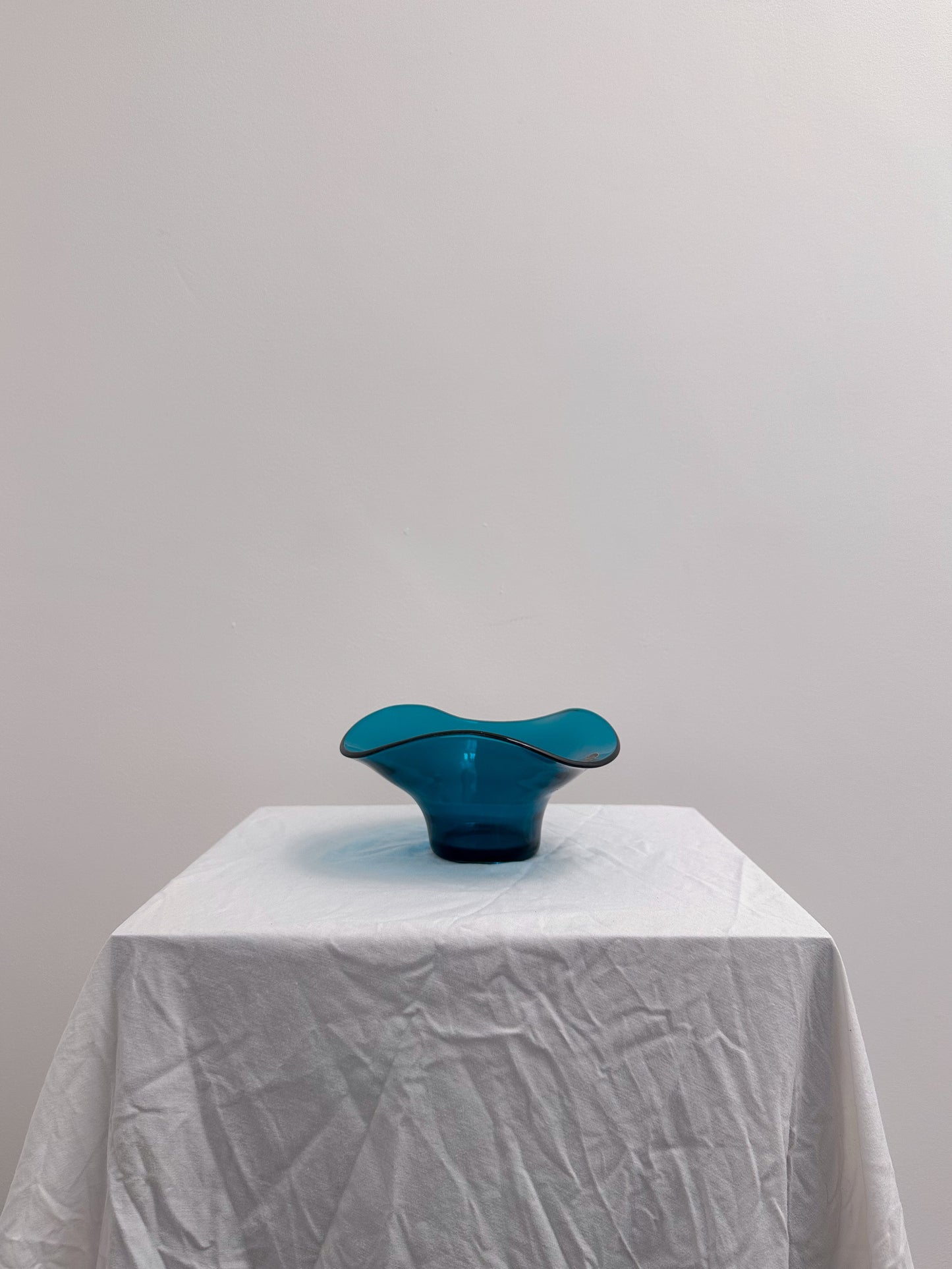 Sowerby’s Tyneside Glassware – Teal Bowl